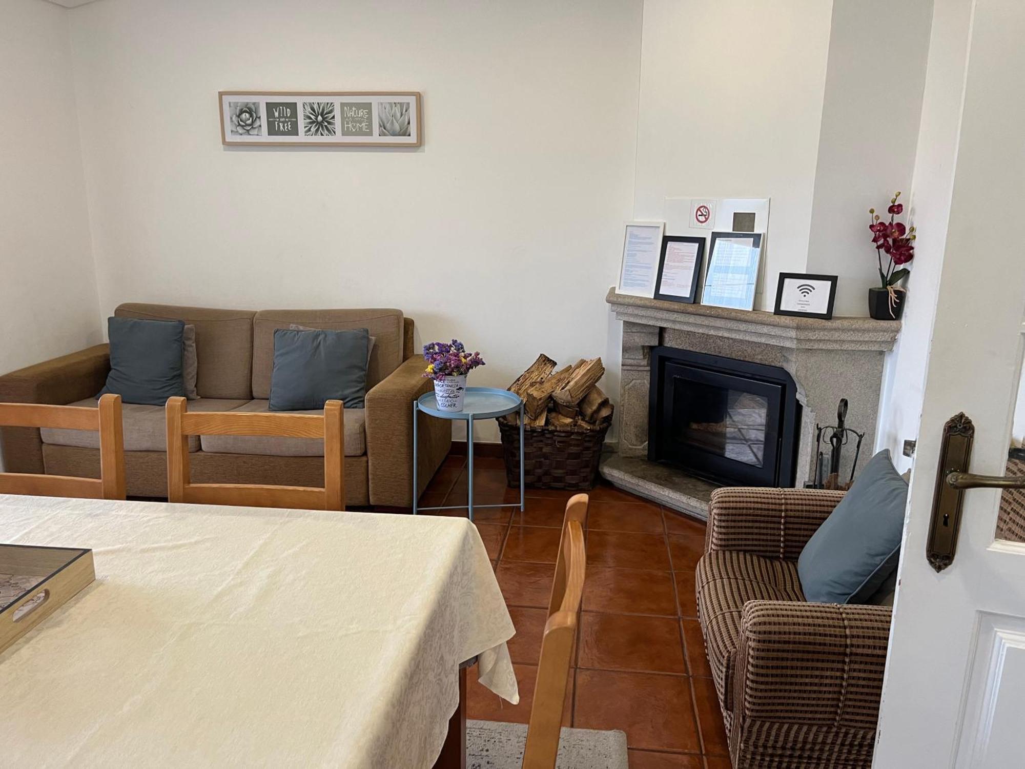 Casa De Casarelhos - Vistas Rio, Campo E Montanha - Lareira Apartment เจเรส ภายนอก รูปภาพ
