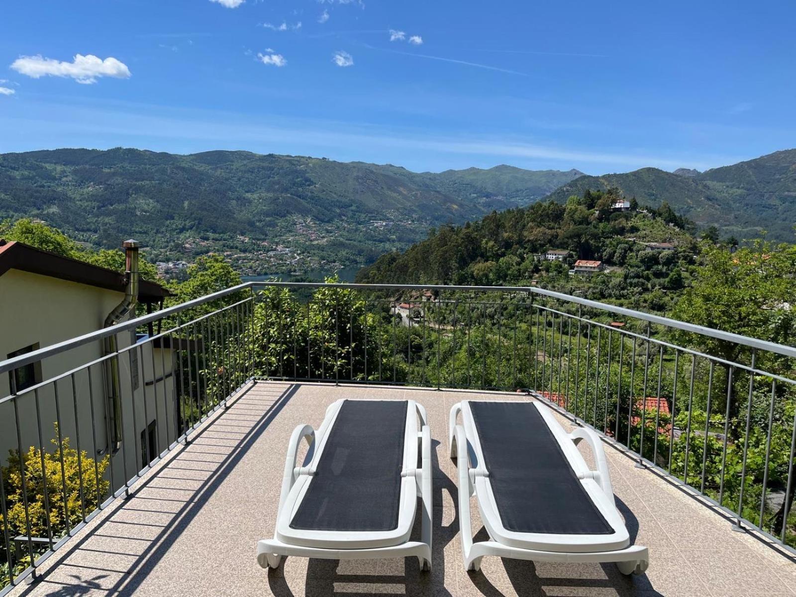 Casa De Casarelhos - Vistas Rio, Campo E Montanha - Lareira Apartment เจเรส ภายนอก รูปภาพ